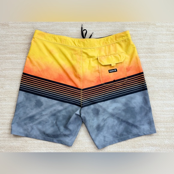 Hurley Men's Yellow, Orange & Gray Swim Trunks with Rear Pocket, Waist Size 40 - Picture 6 of 13